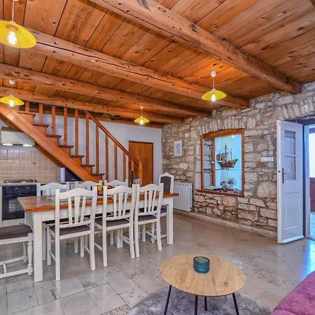 Rosana In Muntic - Haus Fuer 4-5 Personen Villa *