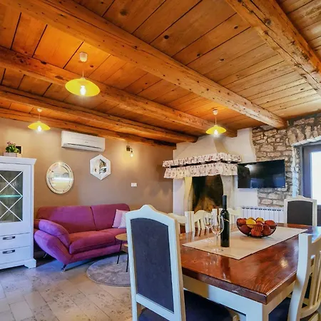 Villa Rosana In Muntić - Haus Für 4-5 Personen