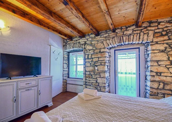Villa Rosana In Muntić - Haus Für 4-5 Personen