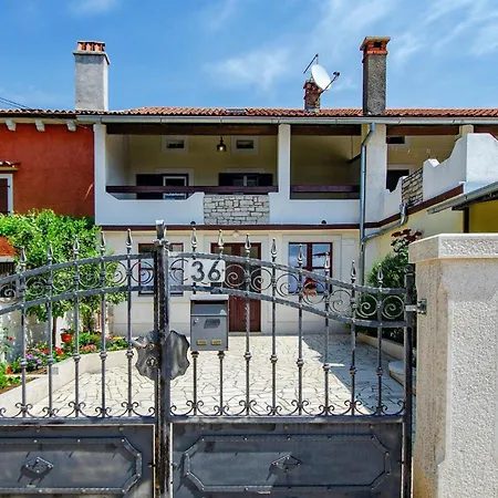 Rosana In Muntic - Haus Fuer 4-5 Personen بولا