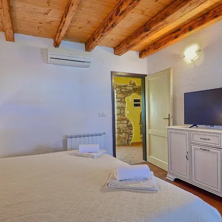 Rosana In Muntić - Haus Für 4-5 Personen Villa Pula