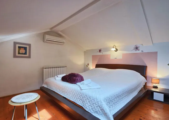 Rosana In Muntic - Haus Fuer 4-5 Personen Villa Pula