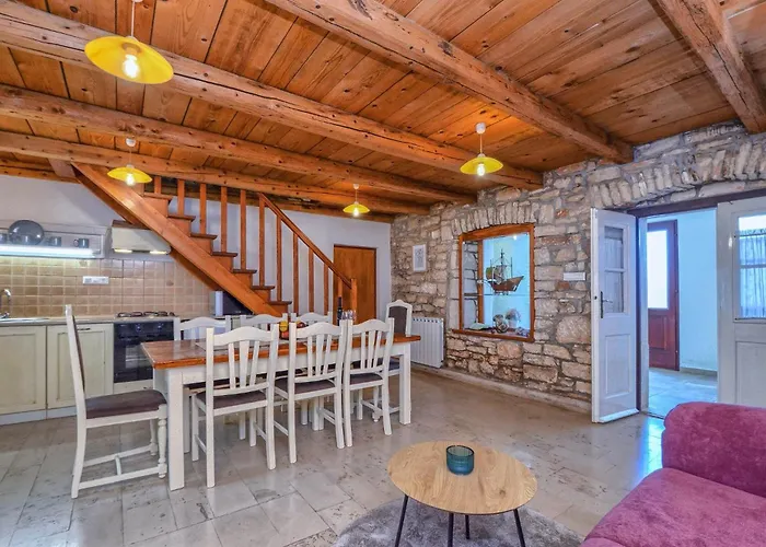 Rosana In Muntic - Haus Fuer 4-5 Personen 빌라 *