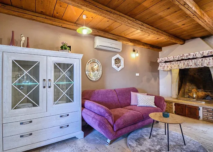 Rosana In Muntic - Haus Fuer 4-5 Personen Villa Pula