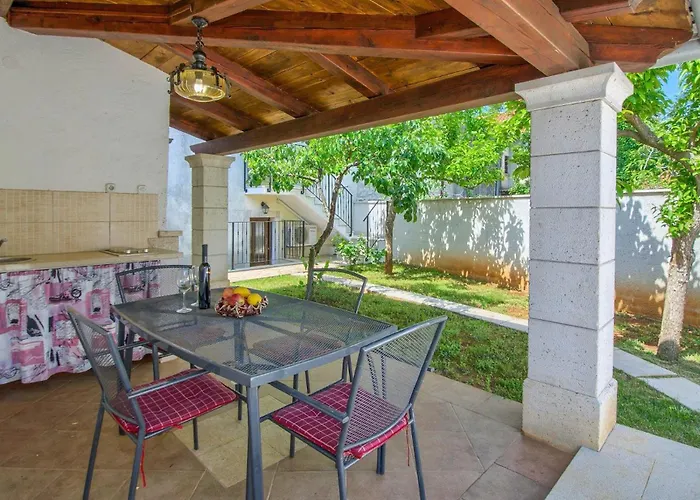 Rosana In Muntic - Haus Fuer 4-5 Personen Villa