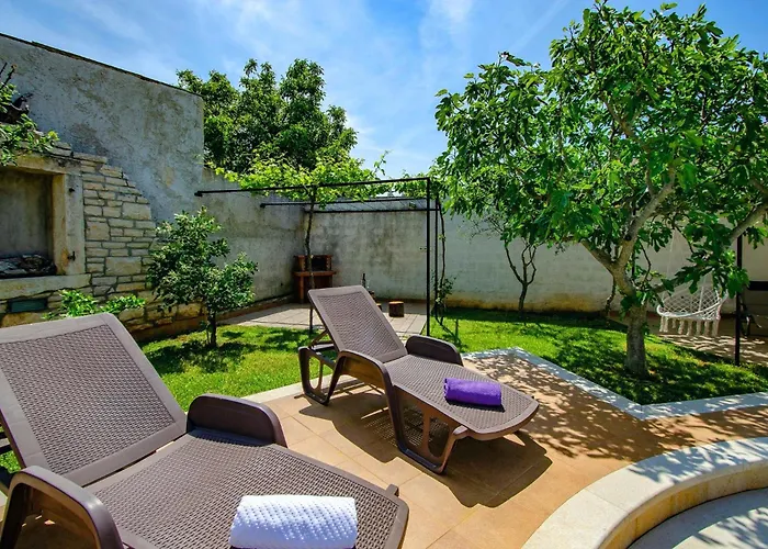 Villa Rosana In Muntic - Haus Fuer 4-5 Personen *