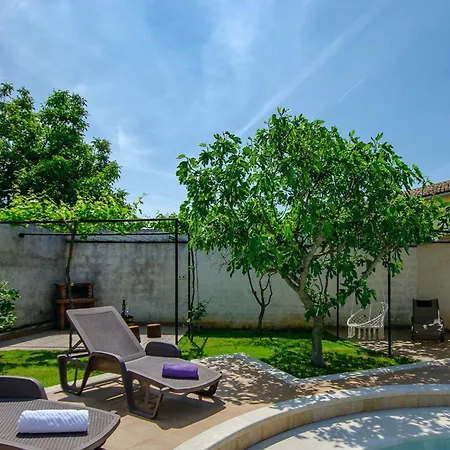 Villa Rosana In Muntic - Haus Fuer 4-5 Personen